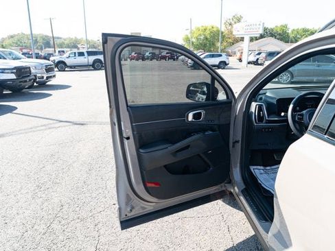 Used 2025 Kia Sorento SX Prestige AWD/4WD image 12