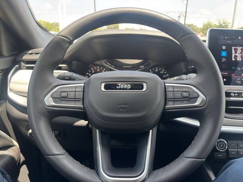Used 2025 Jeep Compass Limited AWD/4WD image 29