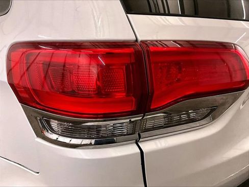 Used 2019 Jeep Grand Cherokee Limited AWD/4WD image 28