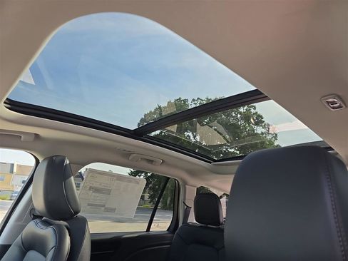 New 2025 Lincoln Aviator 2WD w/ Equipment Group 101A image 26