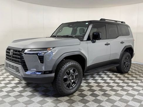 Used 2026 Lexus GX 550 AWD/4WD image 2