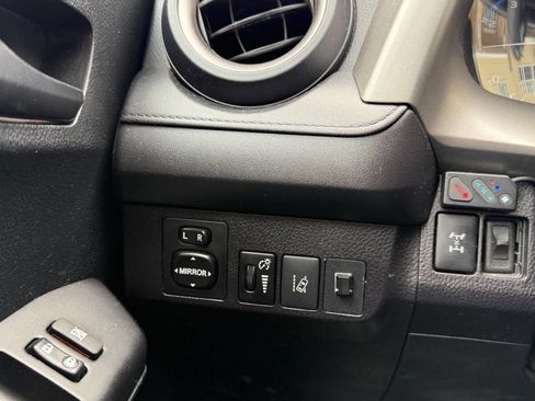 Used 2017 Toyota RAV4 LE w/ Carpet Mat Package image 18