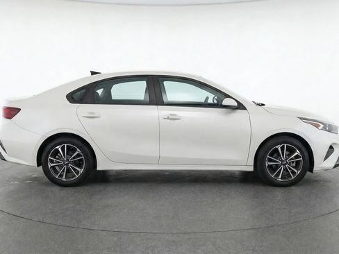 Used 2024 Kia Forte LXS image 11
