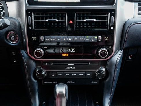 Used 2023 Lexus GX 460 Premium w/ Accessory Package image 13