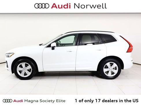 Used 2022 Volvo XC60 B5 Momentum w/ Climate Package image 12