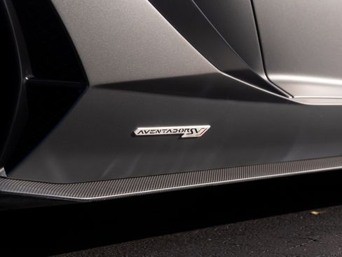 Used 2019 Lamborghini Aventador SVJ image 15