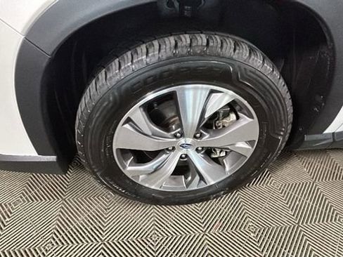 Used 2023 Subaru Ascent Premium w/ Convenience Package AWD/4WD image 10