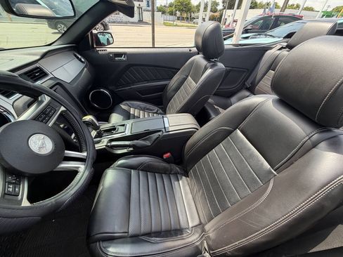 Used 2013 Ford Mustang Premium RWD image 17