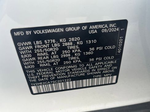 Used 2025 Volkswagen Atlas Cross Sport SE image 24