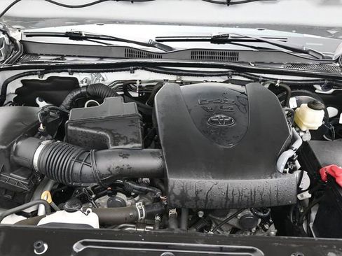 Used 2021 Toyota Tacoma TRD Off-Road w/ Technology Package image 23