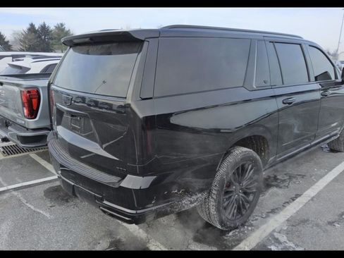 Used 2025 Cadillac Escalade ESV Sport Platinum w/ LPO, Floor Liner Package AWD/4WD image 8