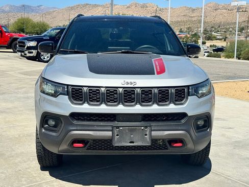 Used 2024 Jeep Compass Trailhawk AWD/4WD image 2