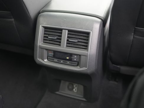 Used 2019 Volkswagen Atlas SE image 33