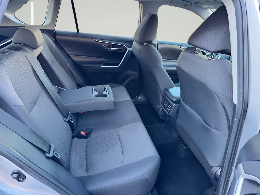 Used 2020 Toyota RAV4 XLE FWD image 28