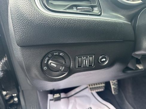 Used 2016 Dodge Challenger R/T Scat Pack w/ Leather Interior Group image 21