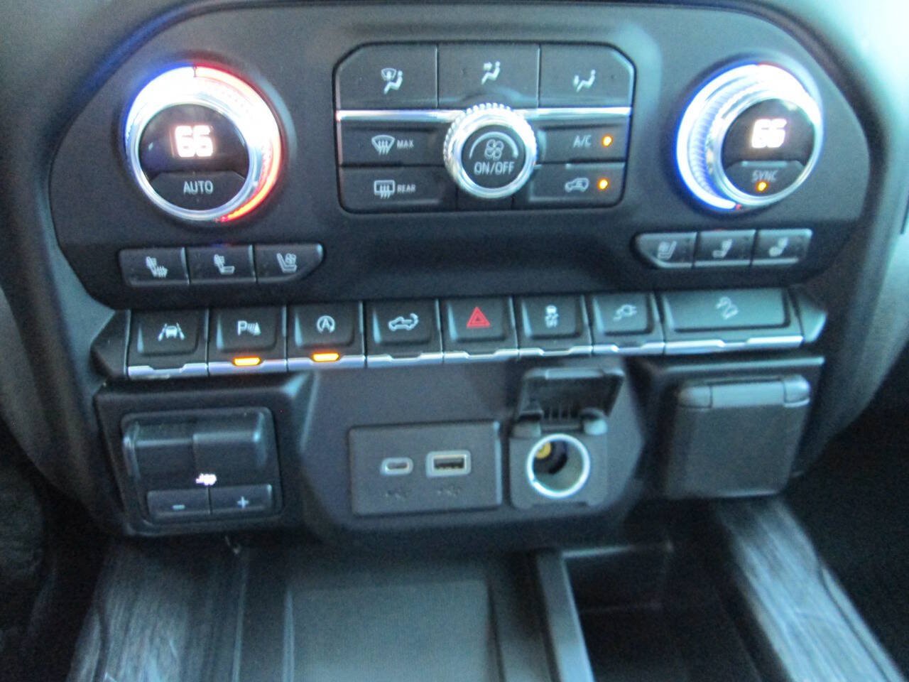 Used 2020 GMC Sierra 1500 AT4 w/ AT4 Premium Package AWD/4WD image 10