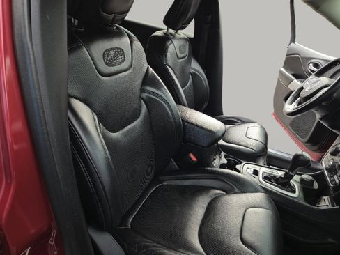 Used 2017 Jeep Cherokee Overland w/ Technology Group image 55