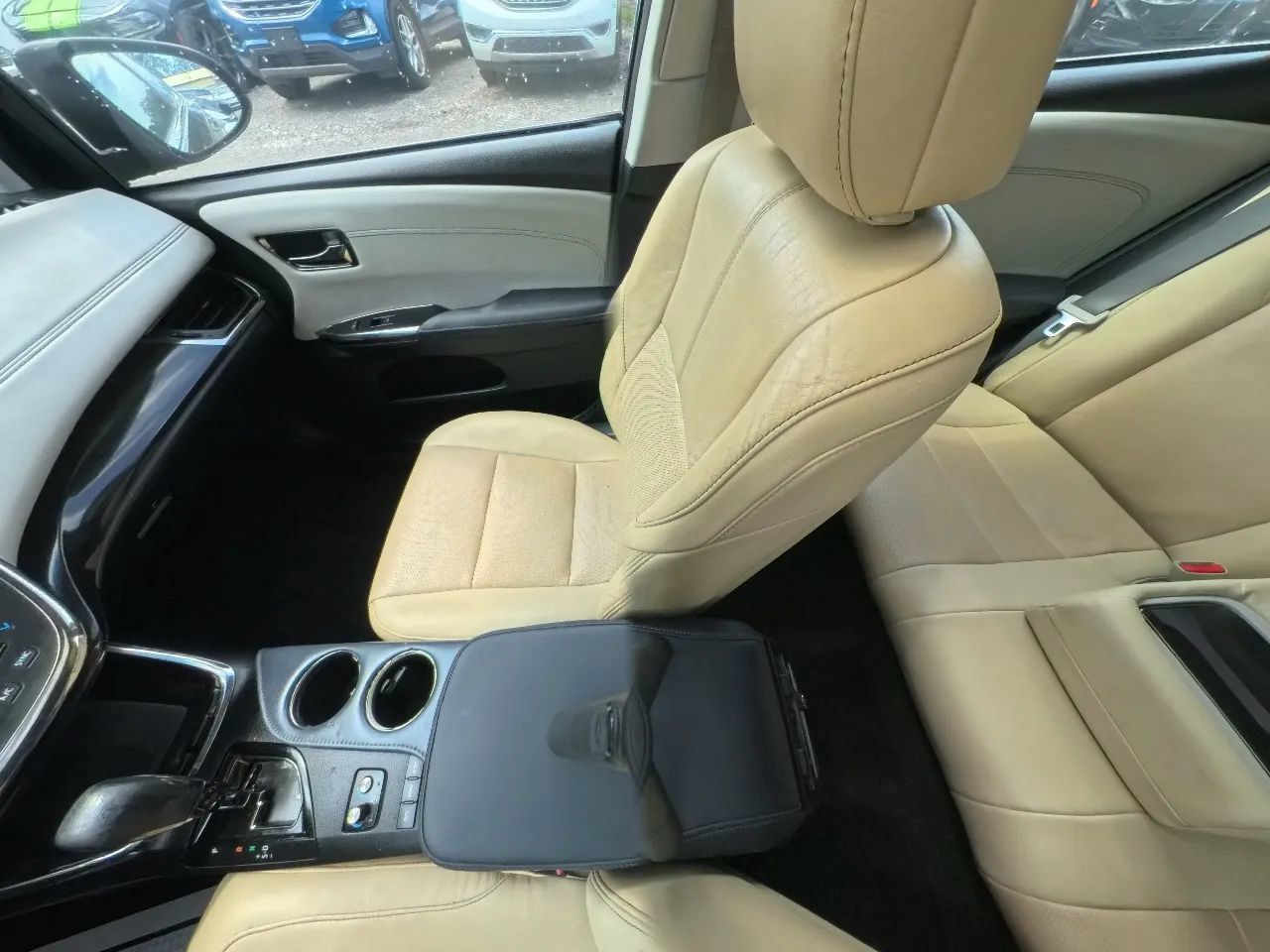 Used 2014 Toyota Avalon Limited w/ Technology Package FWD image 26