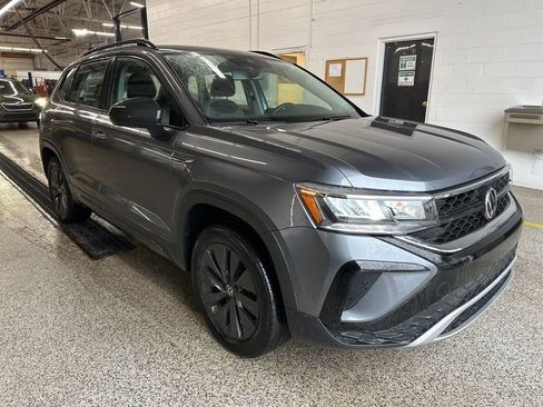 Used 2022 Volkswagen Taos S w/ IQ Drive S Package image 4