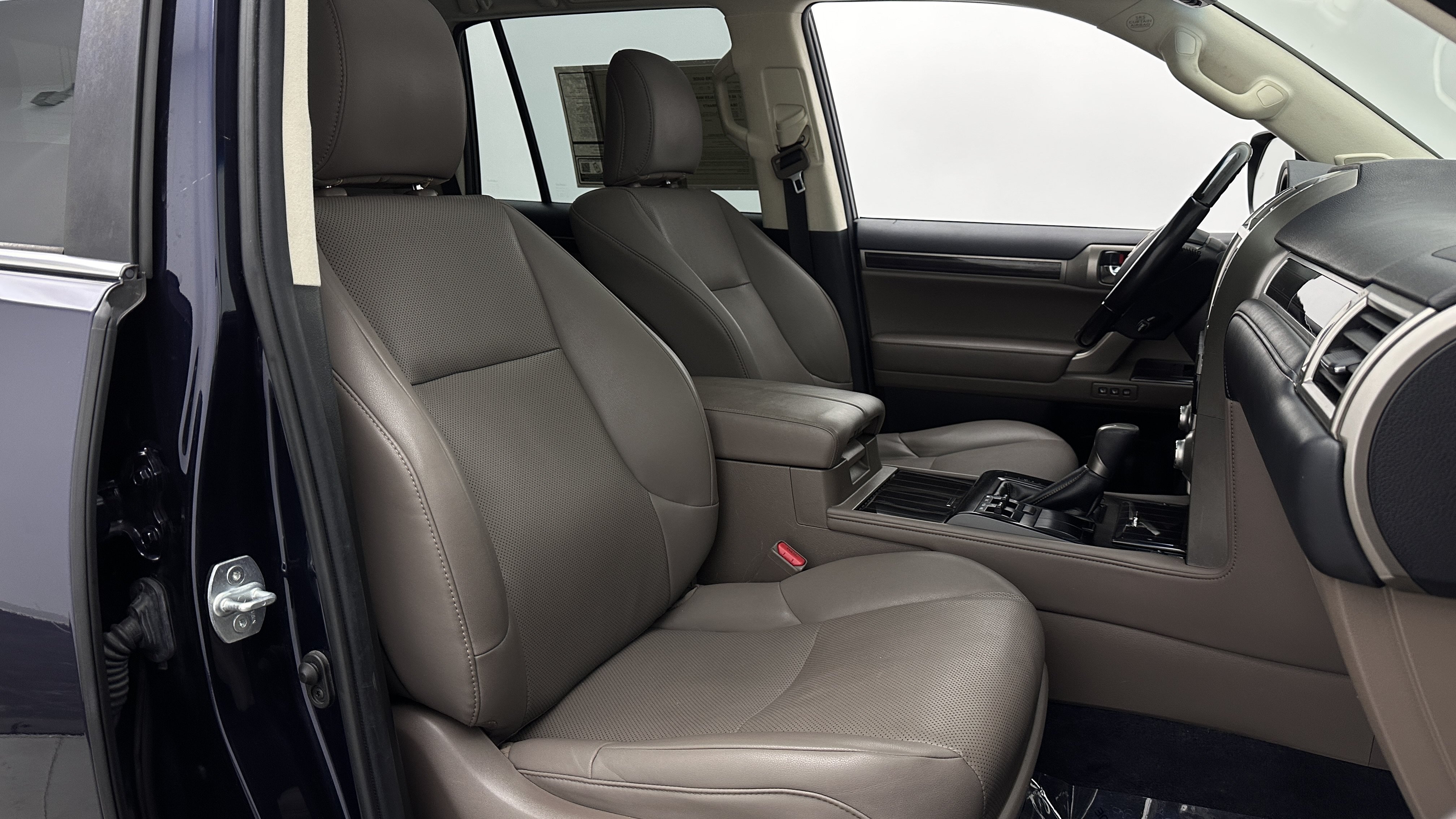 Used 2021 Lexus GX 460 Premium w/ Premium Package AWD/4WD image 39