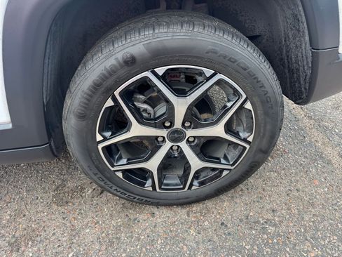 Used 2025 Jeep Compass Limited image 30