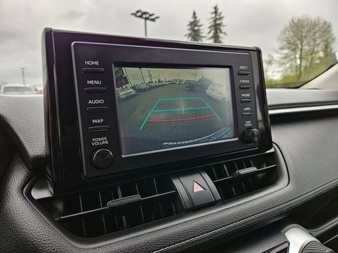 Used 2019 Toyota RAV4 LE FWD image 23