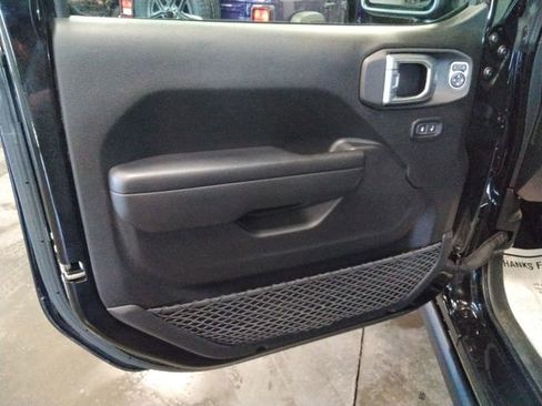 Used 2023 Jeep Wrangler Willys image 28