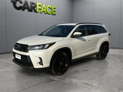 Used 2019 Toyota Highlander SE AWD/4WD image 5