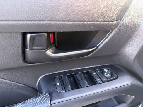 Used 2024 Toyota Tacoma SR5 AWD/4WD image 13