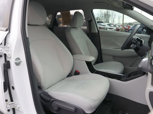 Used 2024 Hyundai Kona SEL w/ Convenience Package image 28