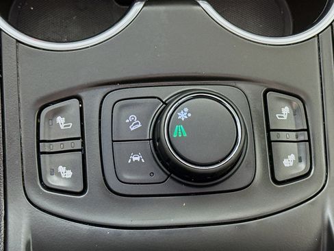 Used 2021 GMC Terrain SLT w/ Elevation Edition image 21