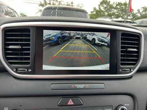 Used 2022 Kia Sportage LX image 19