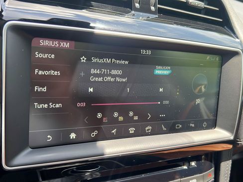 Used 2018 Jaguar F-PACE Portfolio AWD/4WD image 20