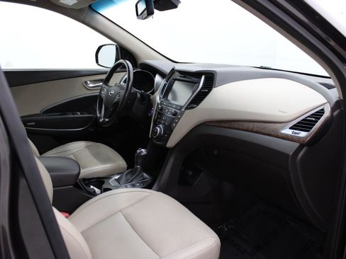 Used 2018 Hyundai Santa Fe Limited FWD image 11