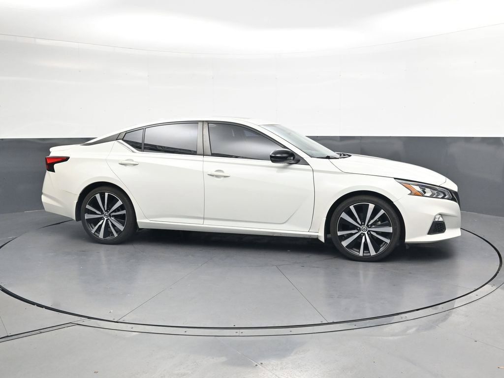 Used 2021 Nissan Altima 2.5 SR w/ SR Premium Package FWD image 4