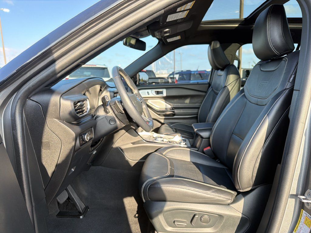 Used 2023 Ford Explorer ST w/ Equipment Group 401A AWD/4WD image 11