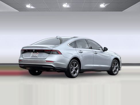 Used 2023 Honda Accord EX image 9