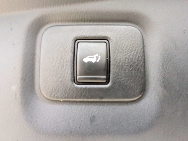 Used 2019 Nissan Pathfinder SL FWD image 14