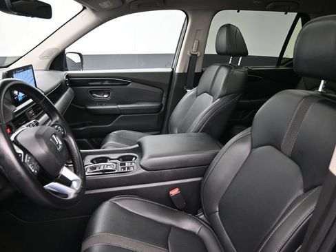 Used 2023 Honda Pilot Touring image 26