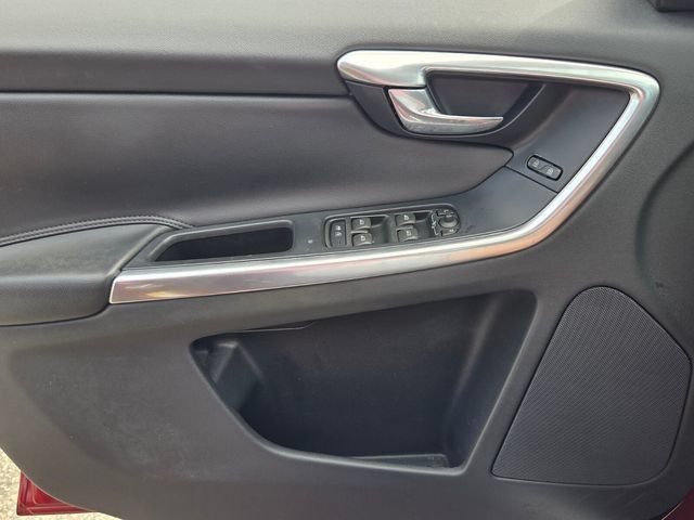 Used 2016 Volvo XC60 T5 Premier w/ Proximity Package FWD image 30