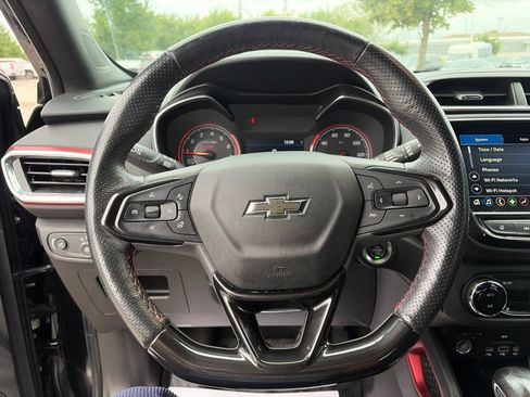 Used 2022 Chevrolet TrailBlazer RS w/ Technology Package FWD image 7