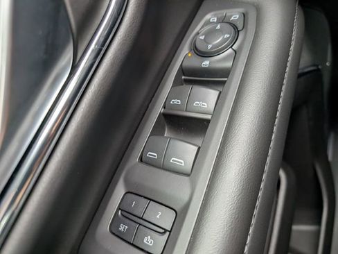 Used 2022 Chevrolet Suburban LT AWD/4WD image 23