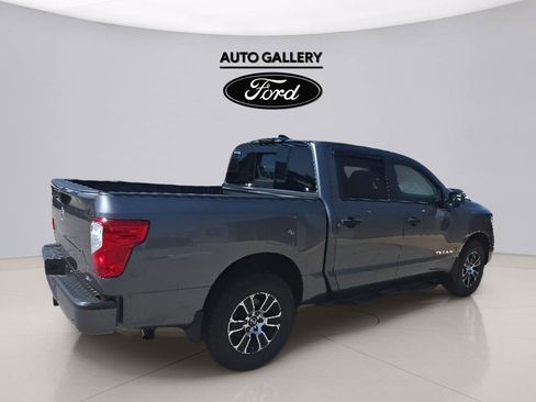 Used 2022 Nissan Titan SV w/ Accessory Utility Package RWD image 4