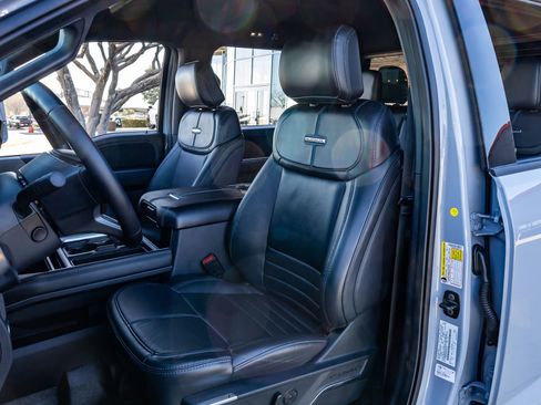 Used 2025 Ford F450 Platinum w/ FX4 Off-Road Package image 29