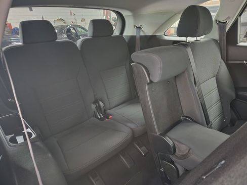 Used 2020 Kia Sorento LX FWD image 31