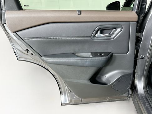 Used 2023 Nissan Rogue SL w/ SL Premium Package image 26