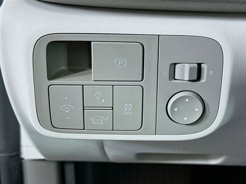 Used 2023 Hyundai Ioniq 6 SEL AWD/4WD image 17