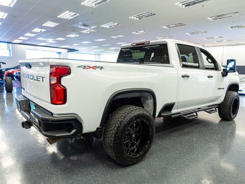 Used 2021 Chevrolet Silverado 2500 Custom w/ Custom Convenience Package image 5