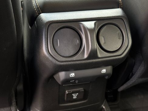 Used 2024 Jeep Wrangler Unlimited Sahara AWD/4WD image 17