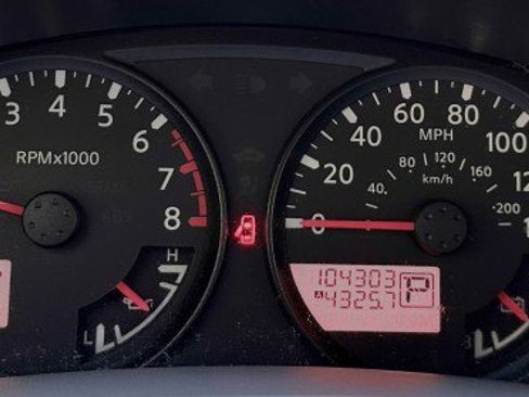 Used 2012 Nissan Frontier SV AWD/4WD image 18